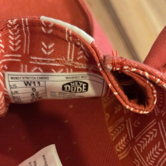 Hey Dude: Wendy Stretch Canvas: New - Picture 7 of 9